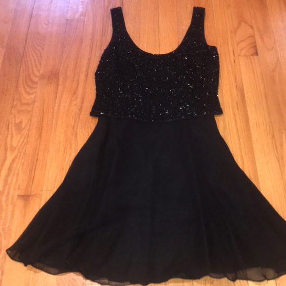 WORN ONCE !! GREAT PROM OR COCKTAIL DRESS AGELESS - Picture 3 of 8